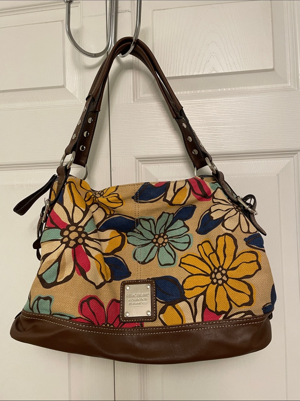 RELIC BRAND Fall Canvas Floral Shoulder Purse With Lots of Storage Lightly Used